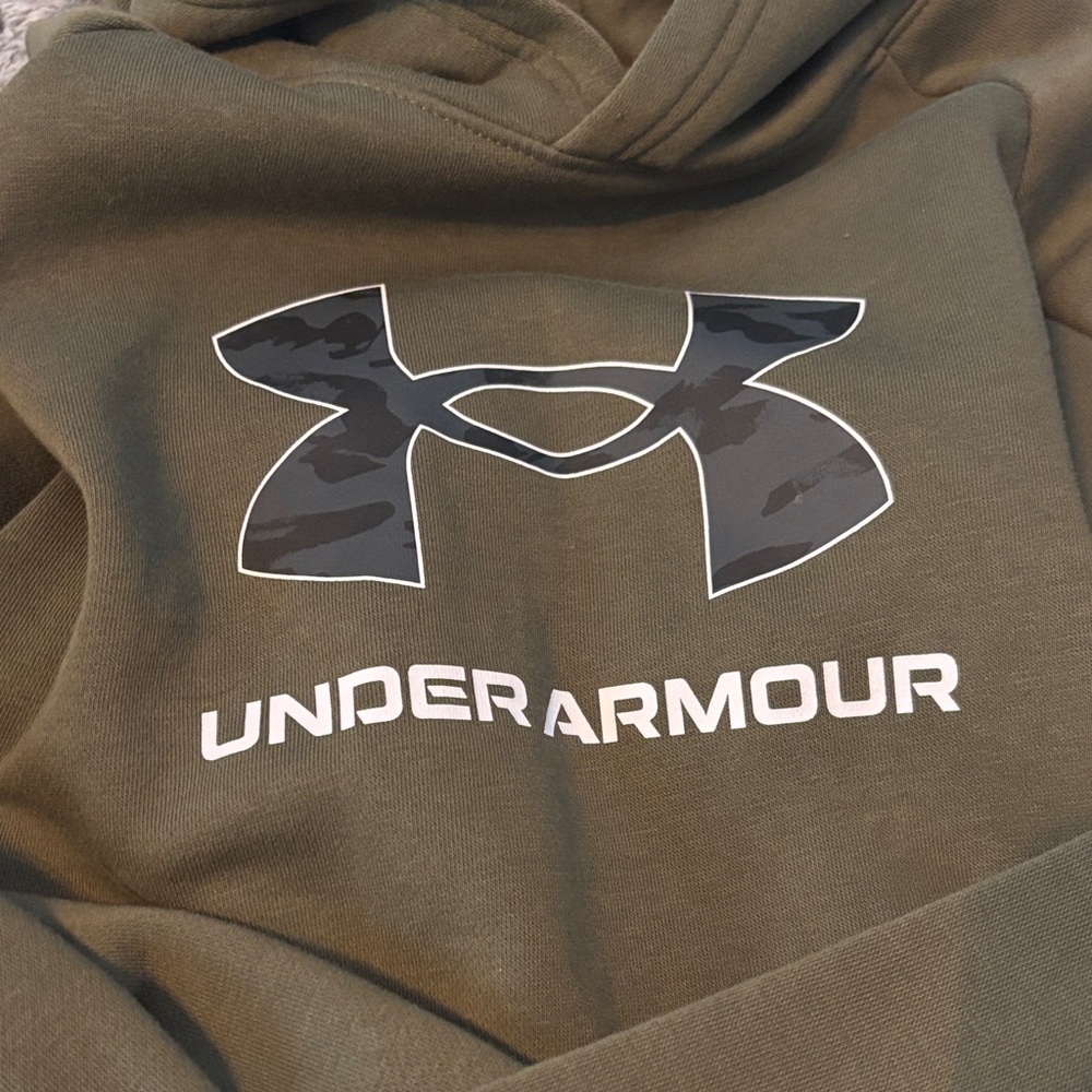 NWOT Under Armour Forest Green Pullover - Picture 3 of 4
